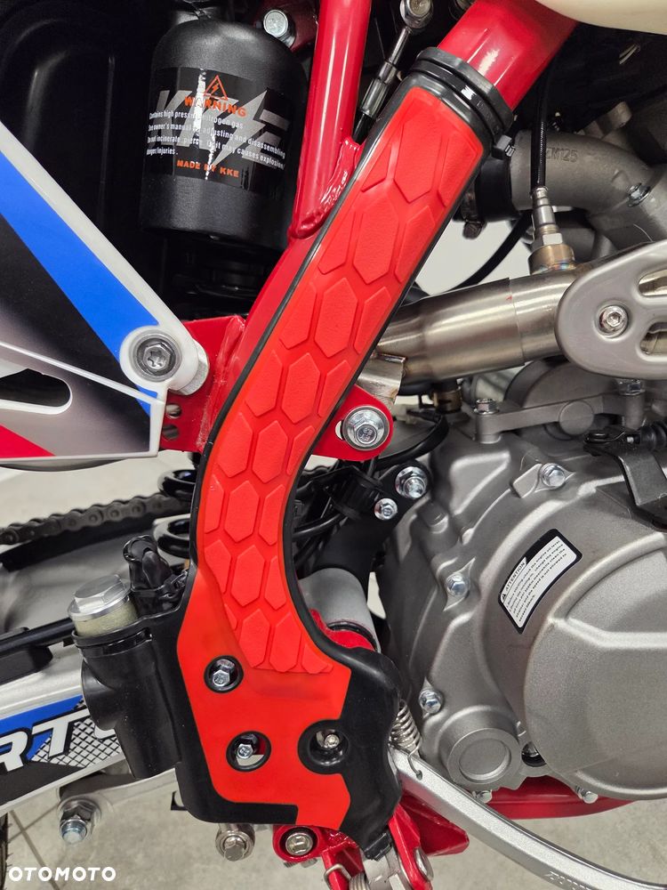 Barton FRX 125 - 28