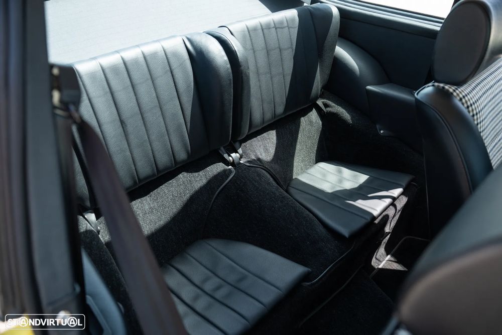 Porsche 911 Série F - 38