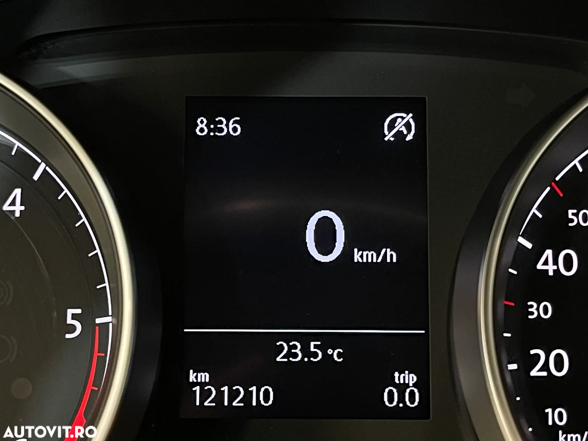 Volkswagen Golf 1.6 TDI Comfortline - 23