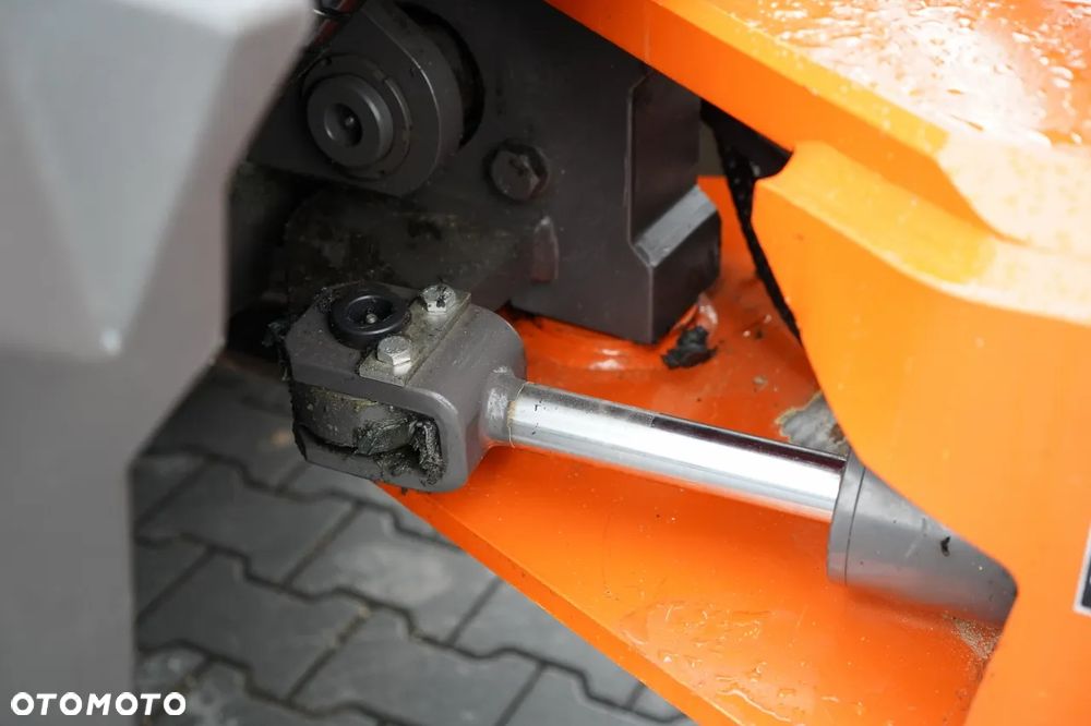 Hitachi ZW95  / ŁADOWARKA KOŁOWA  / 2020 R / WIDŁY DO PALET - 20