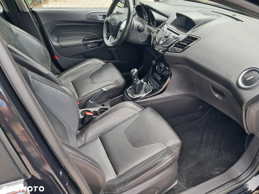 Ford Fiesta 1.6 TDCi DPF Titanium - 18