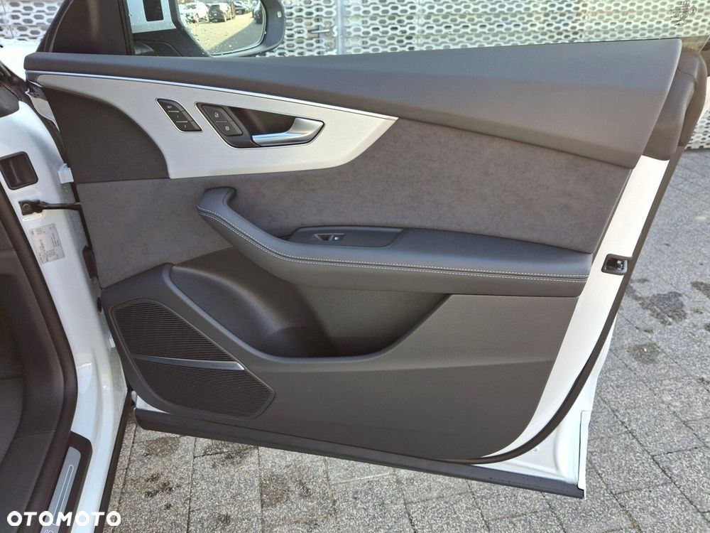 Audi Q8 - 17