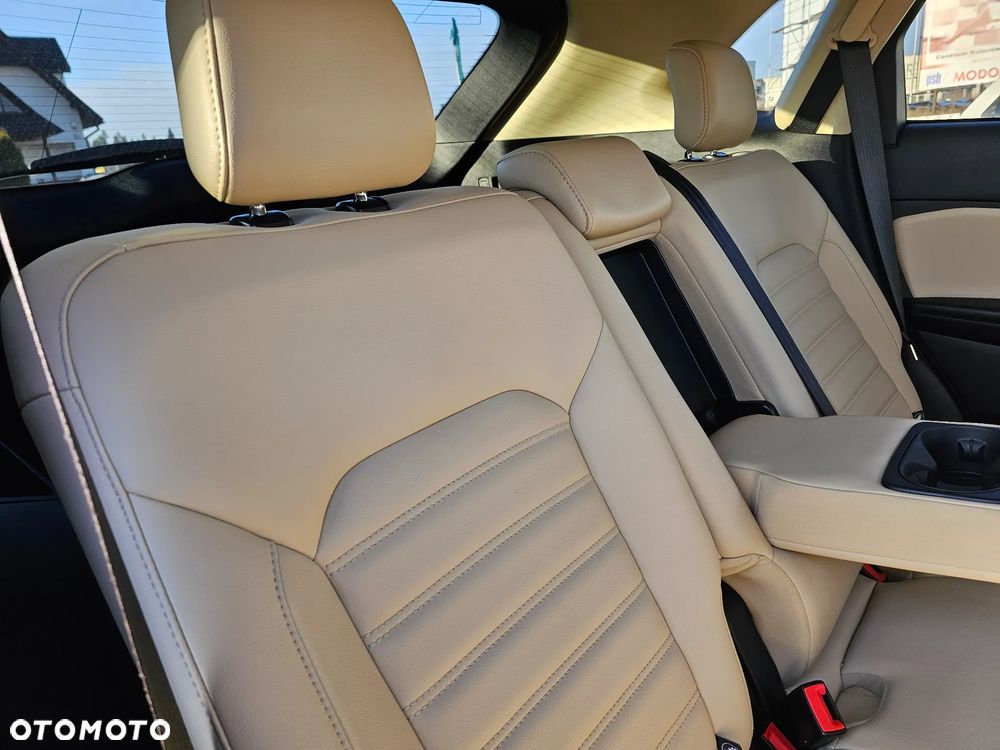 Ford Edge 2.0 EcoBlue Twin-Turbo 4WD Titanium - 32