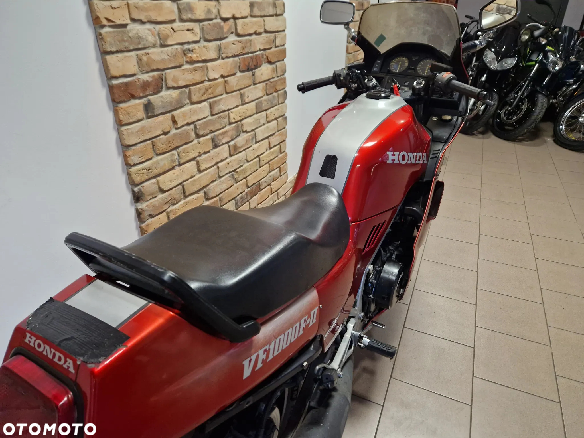 Honda VF - 18