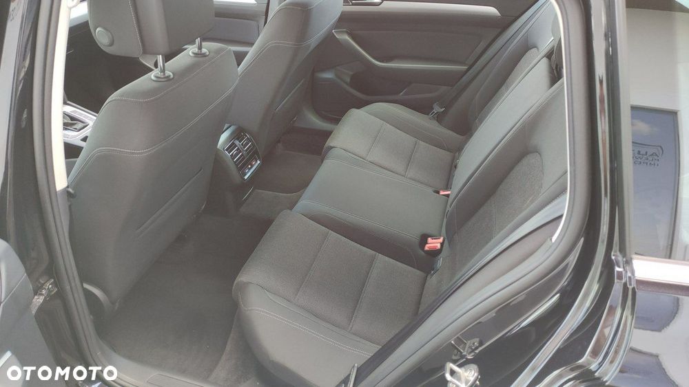 Volkswagen Passat - 26