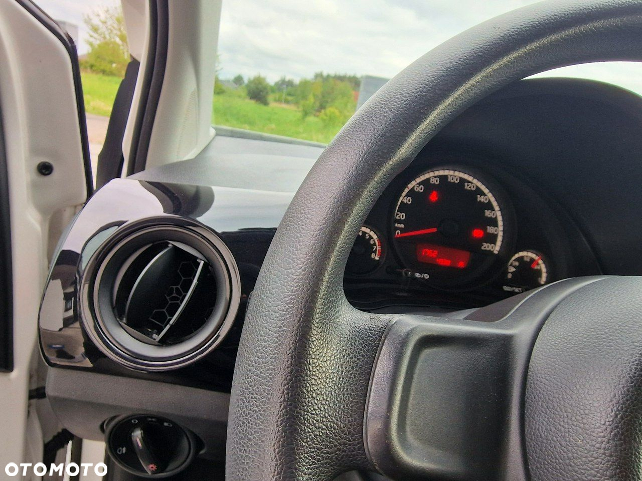 Volkswagen up! - 10