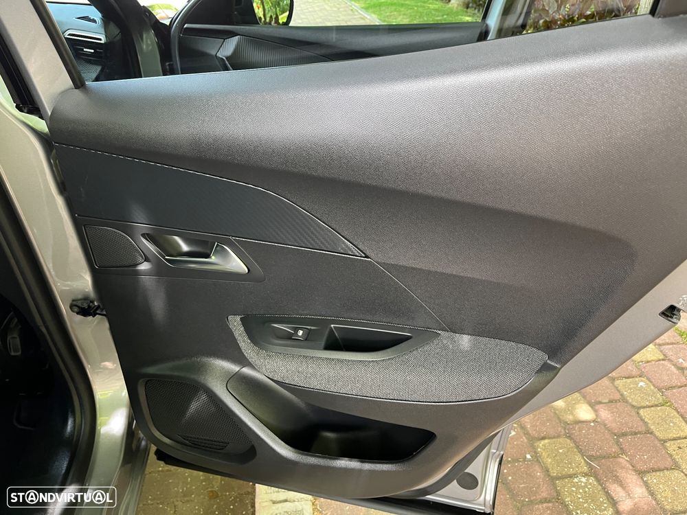 Peugeot 2008 1.2 PureTech Active Pack - 26