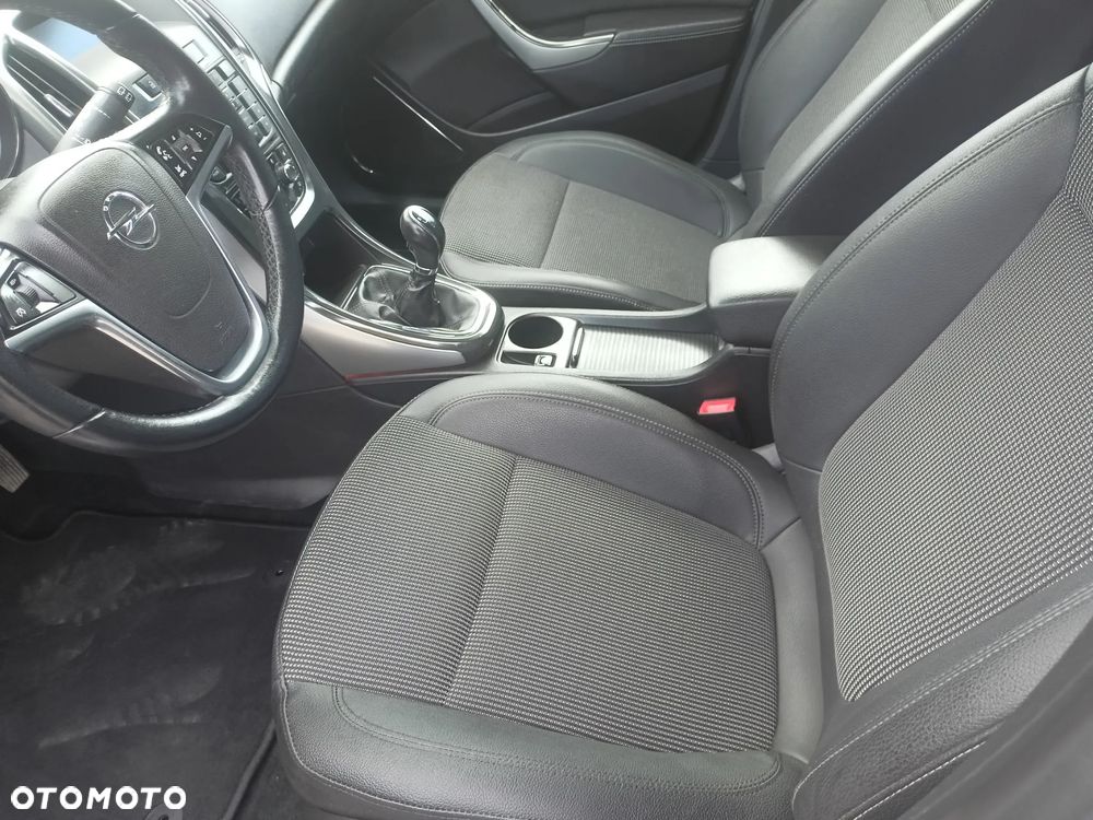 Opel Astra 1.6 150 Jahre - 17