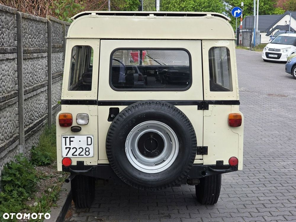 Land Rover Defender - 8