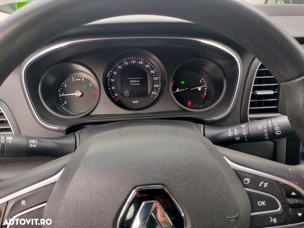 Renault Megane ENERGY TCe 100 LIMITED - 24