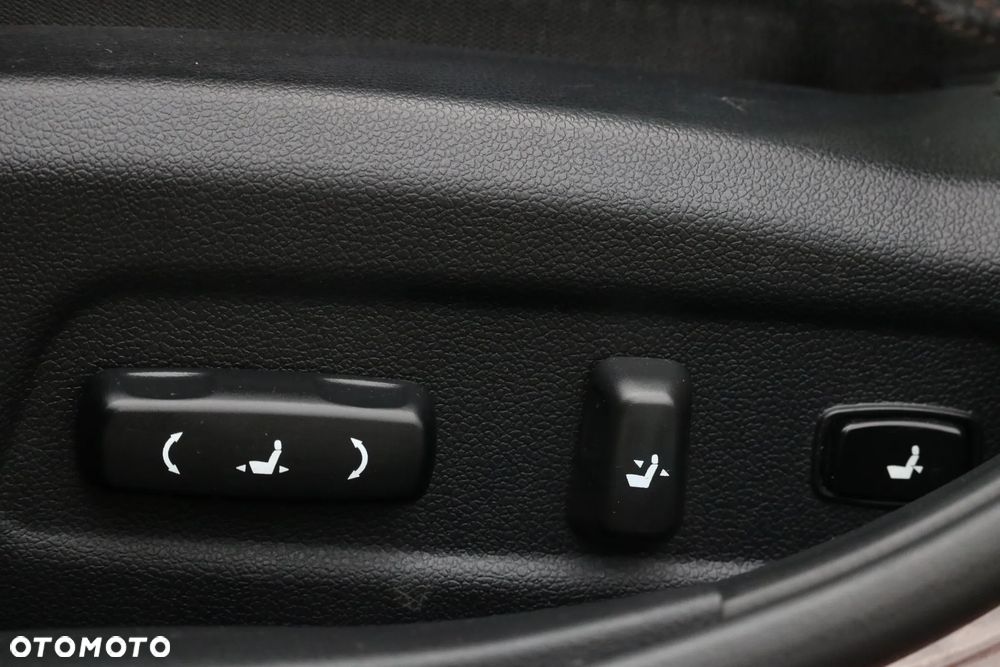 Kia Ceed 1.6 CRDi 128 Fifa World Cup Edition - 28