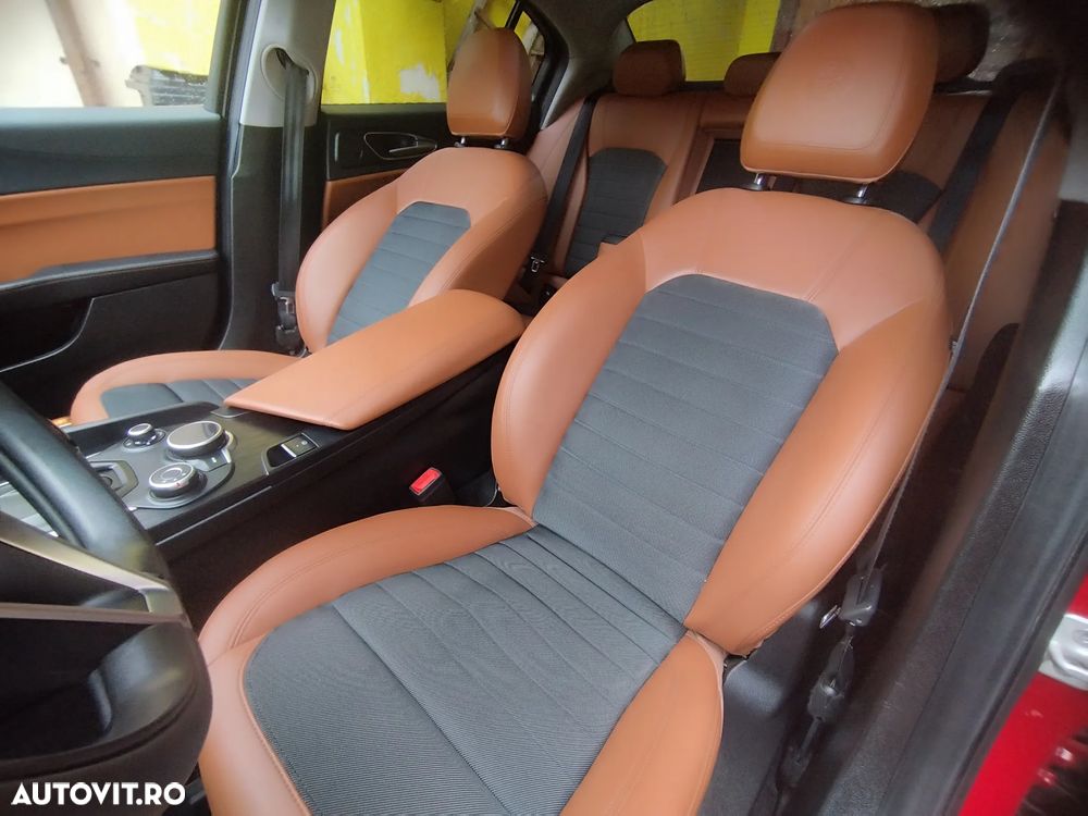 Alfa Romeo Giulia 2.0 Turbo 16V AT8 Business - 6