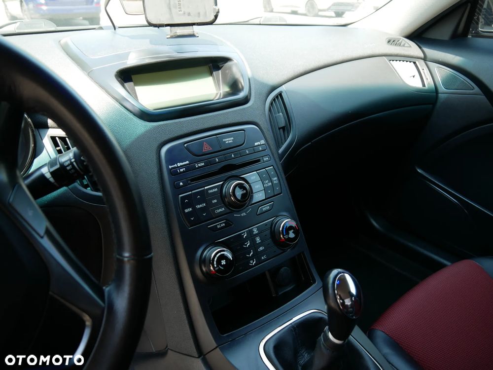 Hyundai Genesis Coupe 2.0 TCI Executive - 5