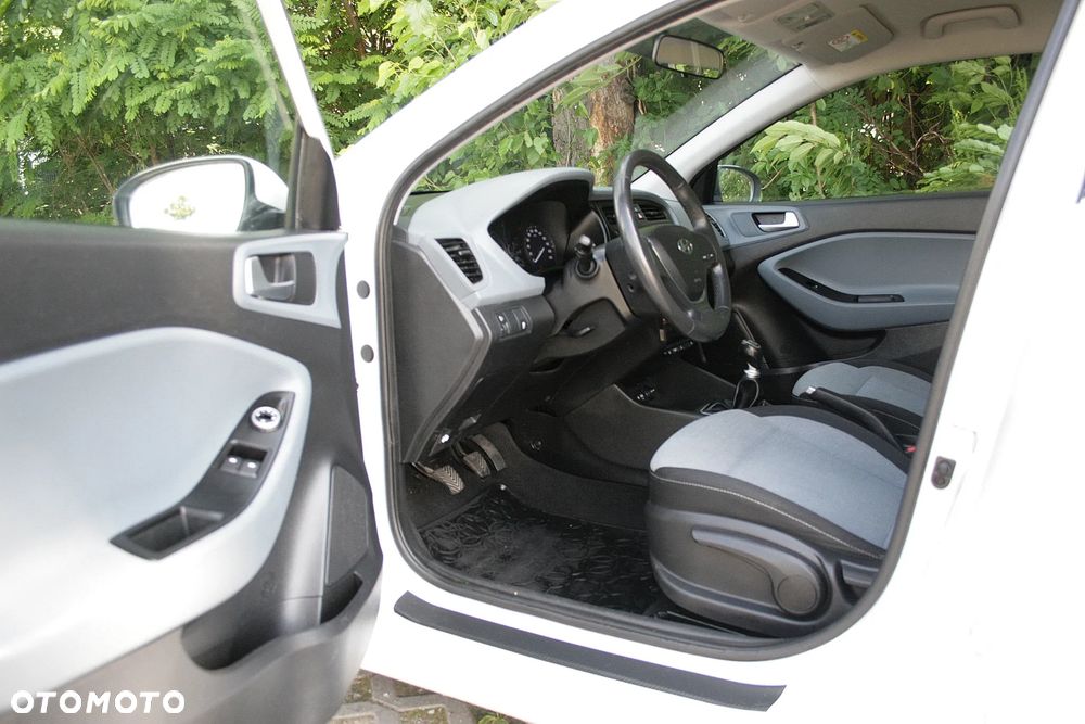 Hyundai i20 - 11
