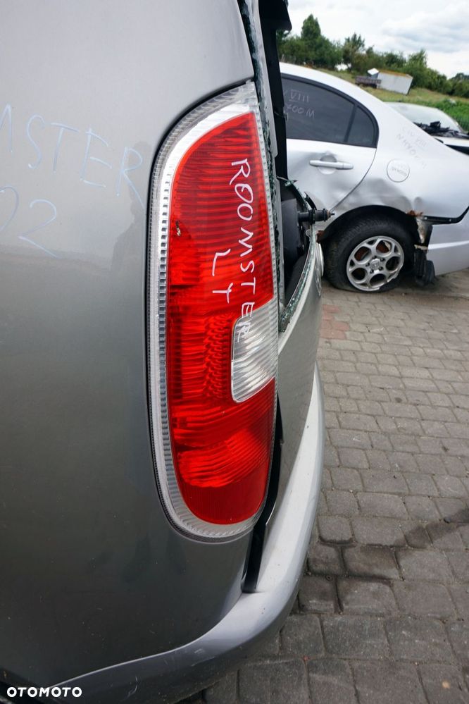 LAMPA TYLNA LEWA ROOMSTER I 5J 5J7945111 SKODA 2006-2010 - 2