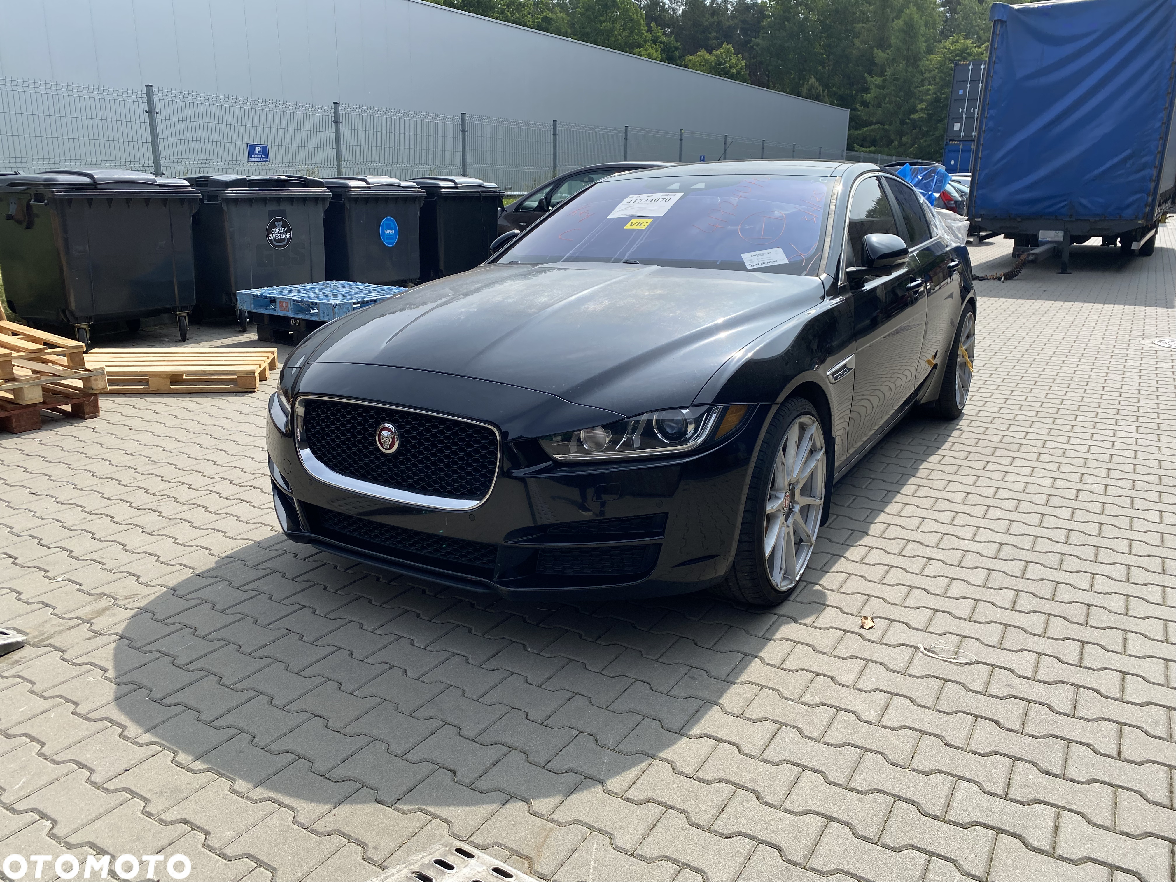 Jaguar XE - 6