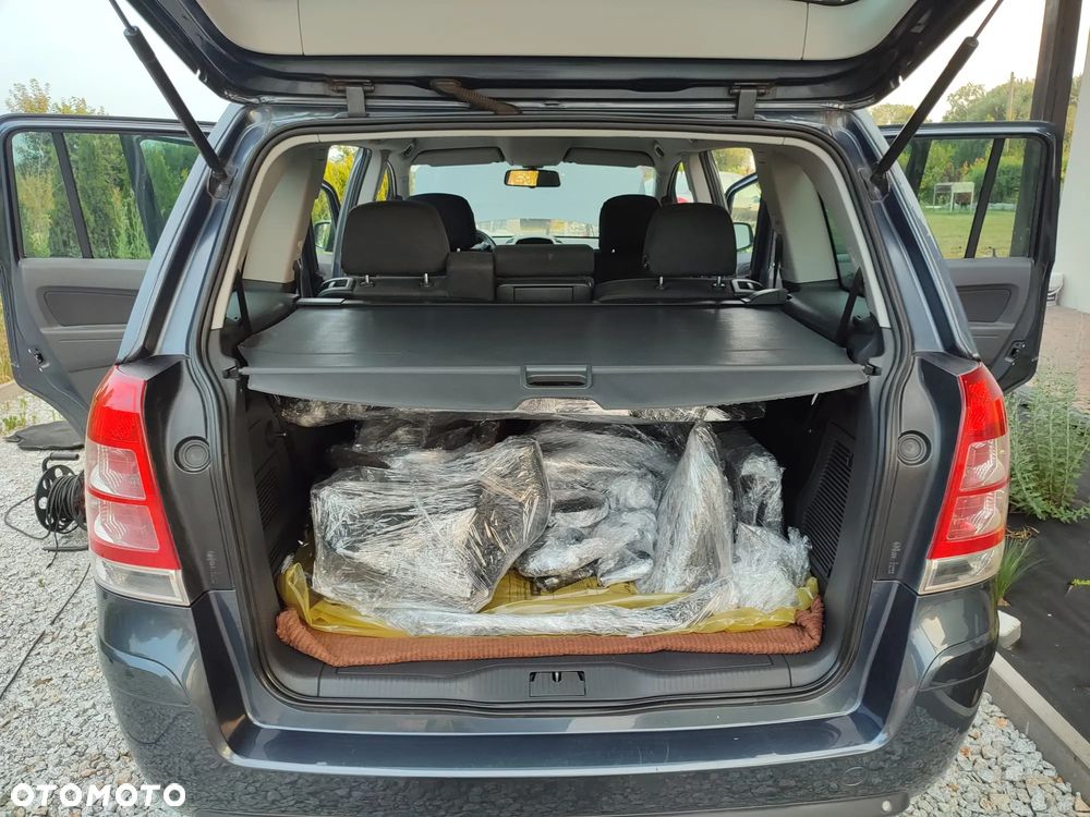 Opel Zafira - 25