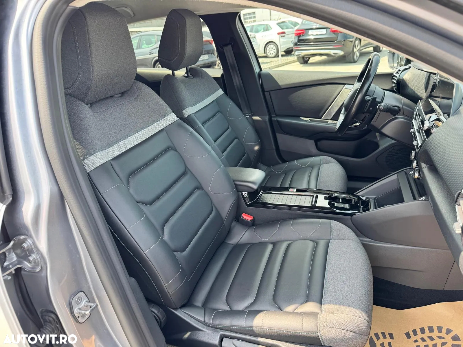 Citroën C4 1.2 PureTech S&S EAT8 Shine - 20