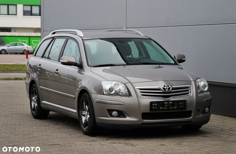 Toyota Avensis 1.8 VVT-i Sol Premium - 9