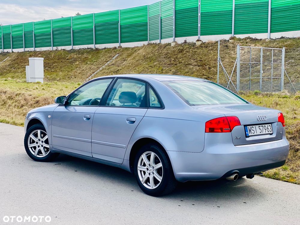 Audi A4 Limousine - 9