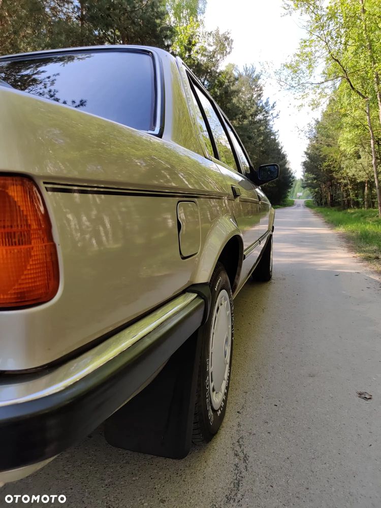 BMW Seria 3 - 10