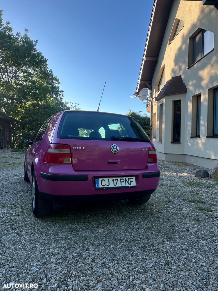 Volkswagen Golf - 2