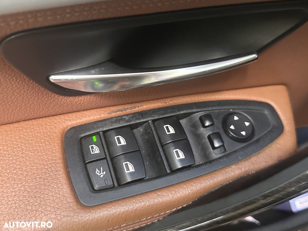 BMW Seria 3 328i xDrive AT Luxury Line - 11
