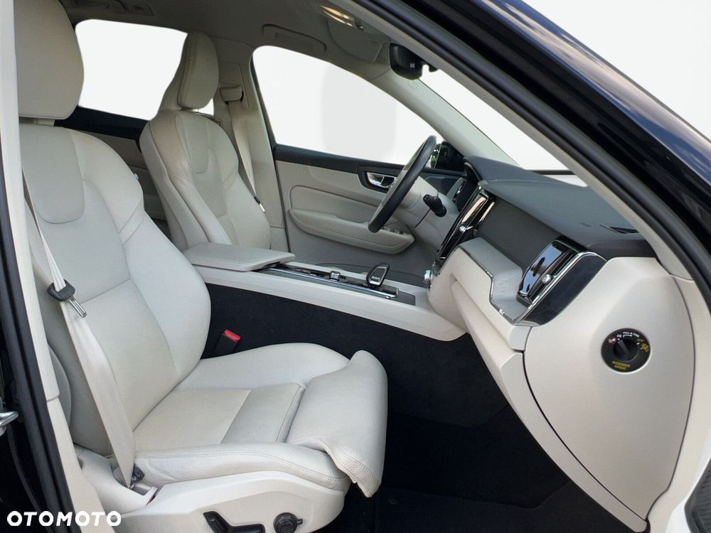Volvo XC 60 B5 B AWD Plus Dark - 14