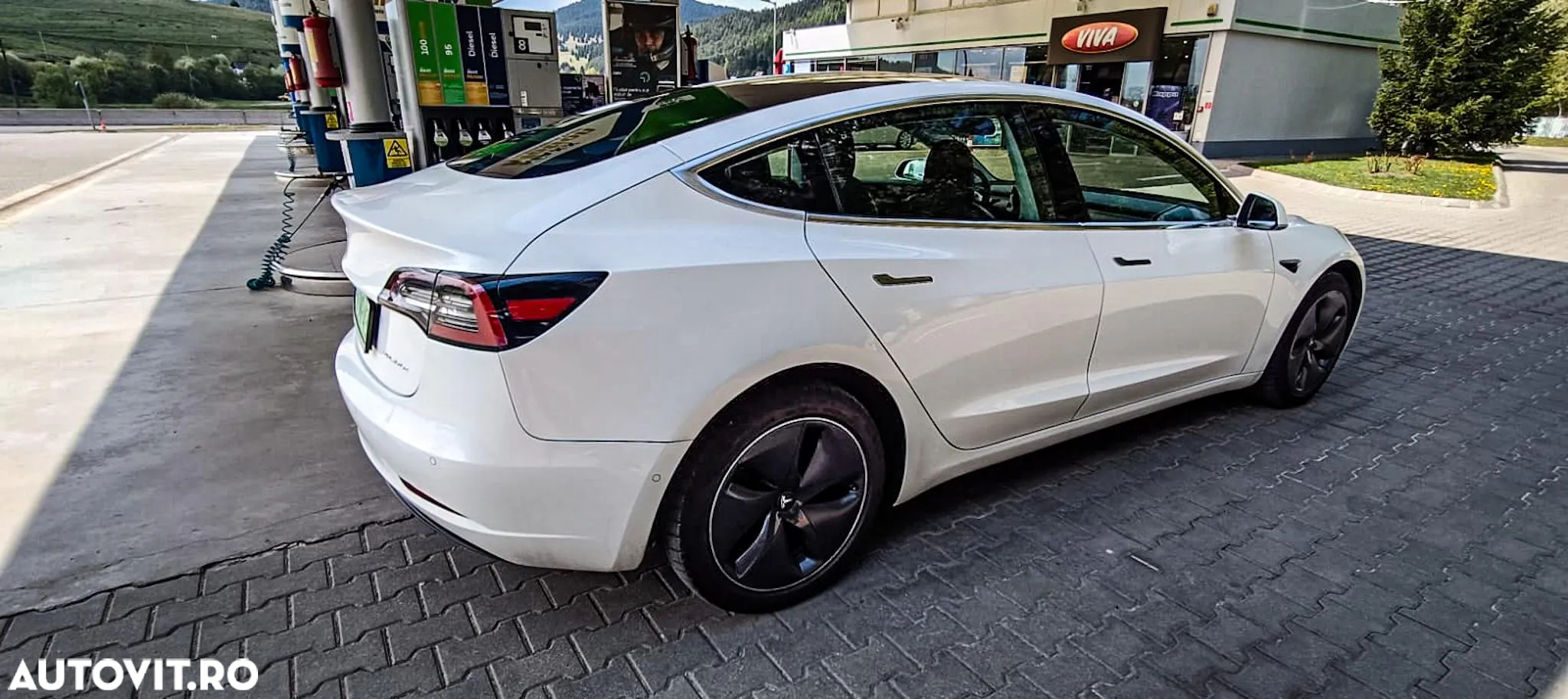 Tesla Model 3 Long Range - 11