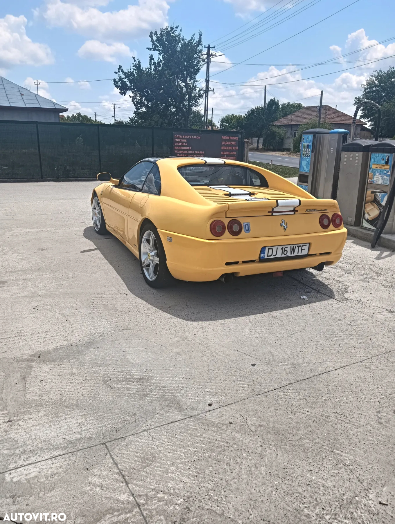Ferrari F355 - 16
