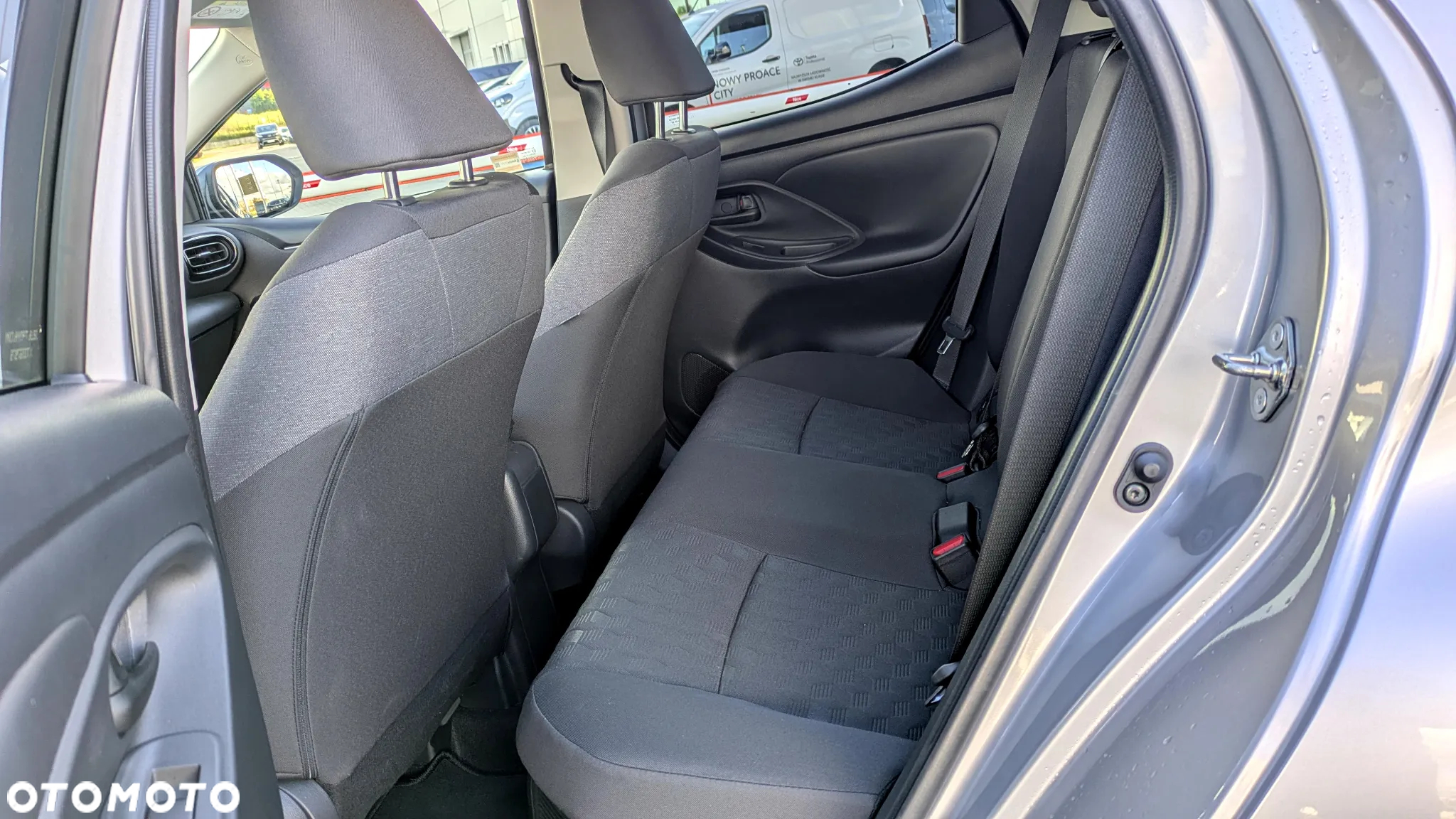Toyota Yaris Hybrid 1.5 Style - 8