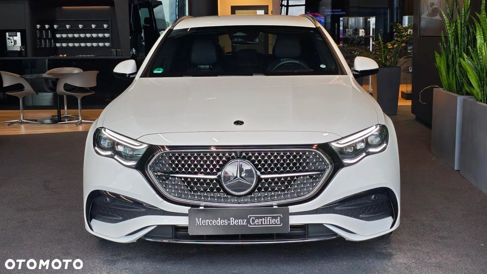Mercedes-Benz Klasa E 300 de PHEV 4-Matic AMG 9G-Tronic - 3