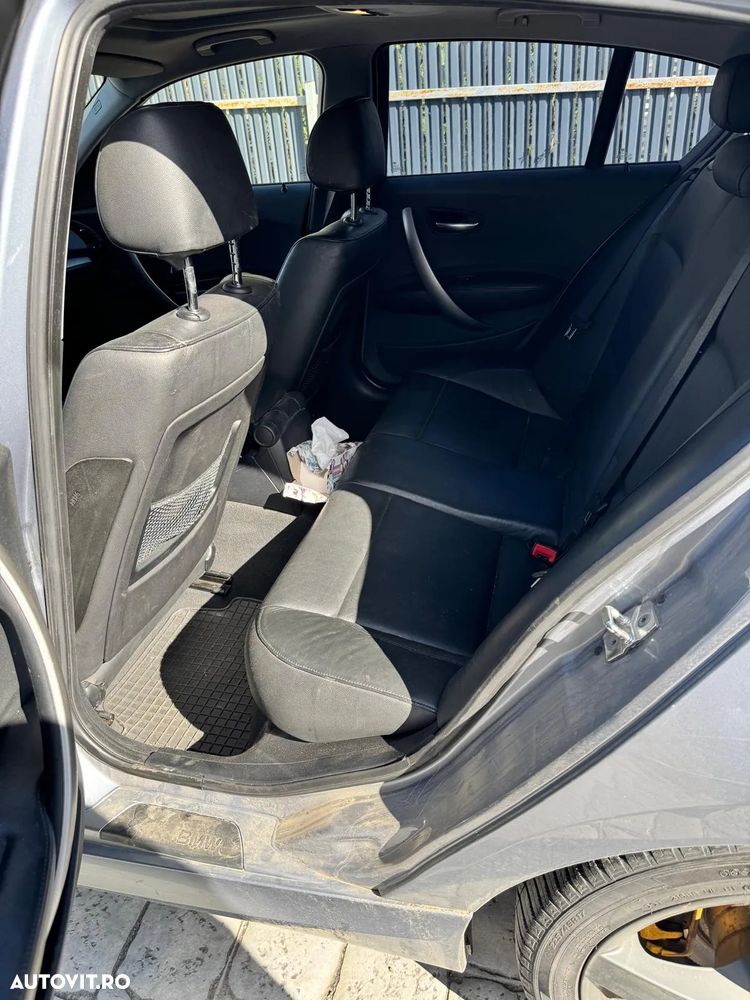 BMW Seria 1 120i - 2