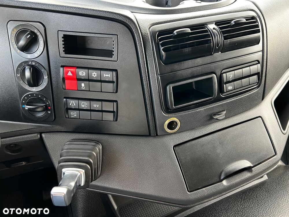 Mercedes-Benz ATEGO - 31