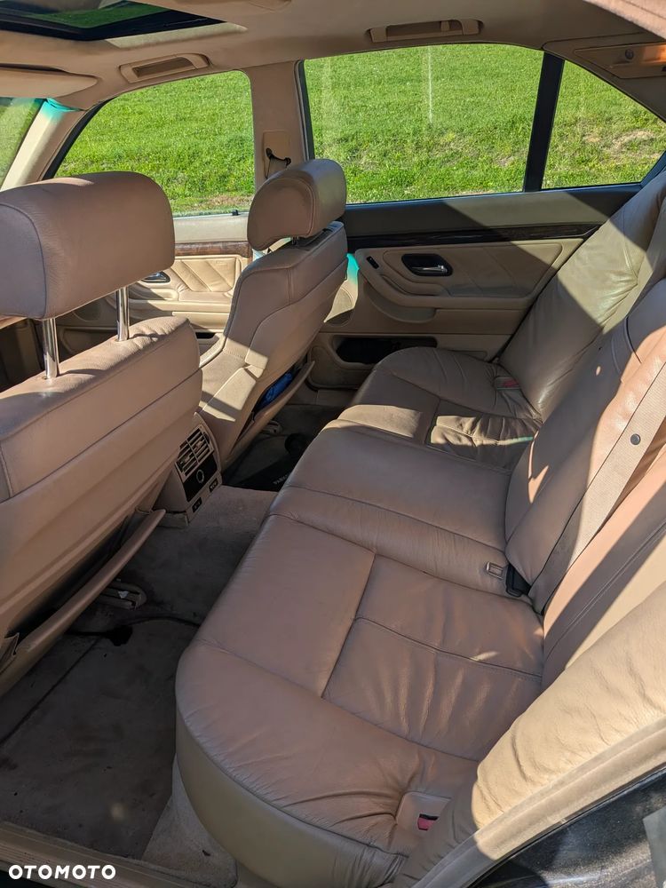 BMW Seria 7 735i - 10