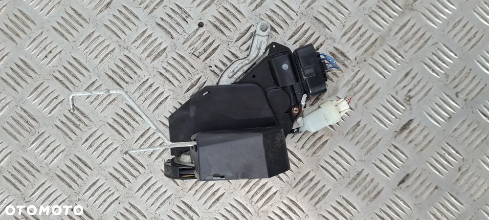 Toyota Rav4 II Zamek Klapy Bagażnika - 1