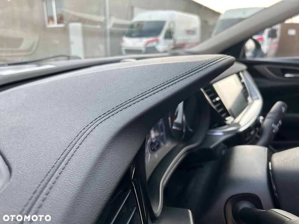 Opel Insignia 1.5 T Enjoy S&S - 26