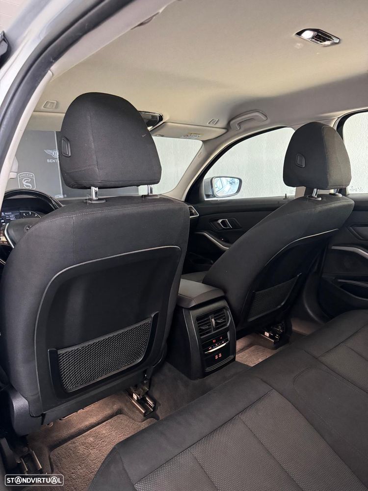 BMW 320 d Line Sport Shadow Auto - 24