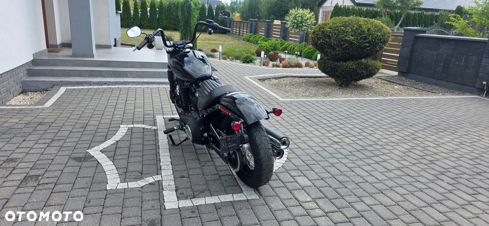 Harley-Davidson Softail Street Bob - 14