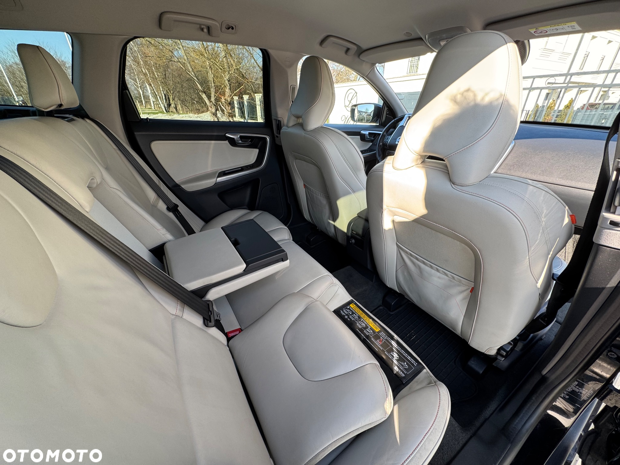 Volvo XC 60 D4 Drive-E Ocean Race - 12