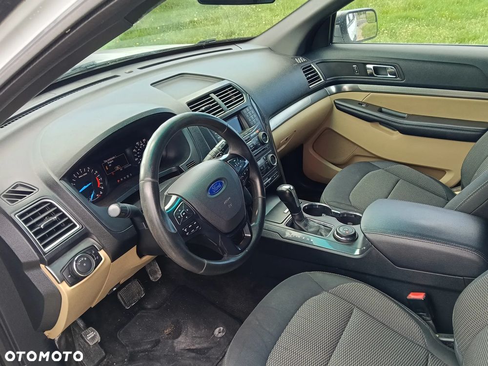 Ford Explorer - 19