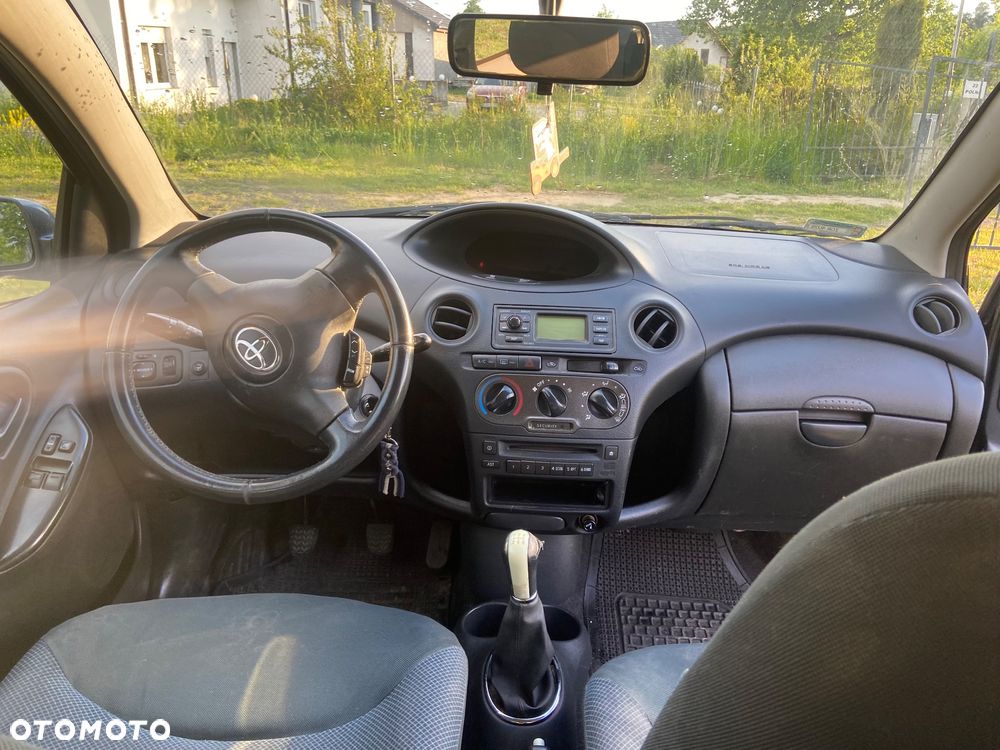 Toyota Yaris 1.0 Blue - 4
