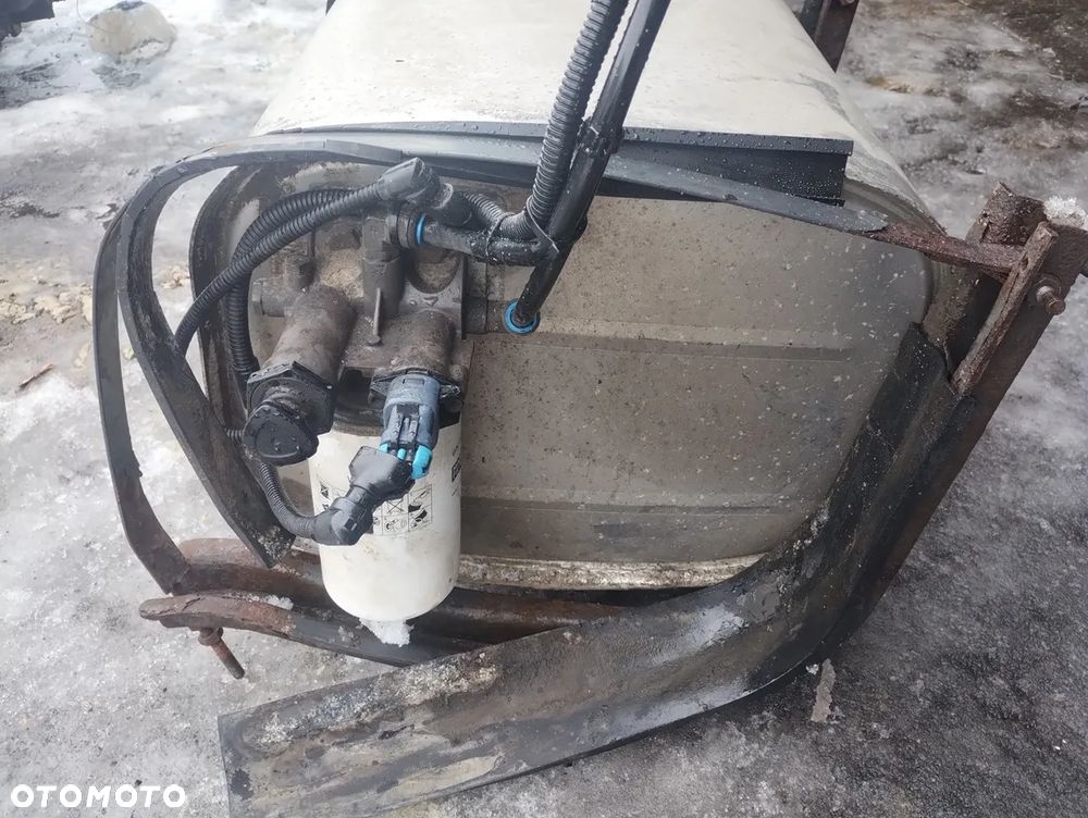 Zbiornik paliwa ALU DAF LF 45 55  1250X490X39 KOMPLETNY - 4