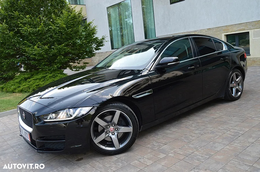 Jaguar XE - 23