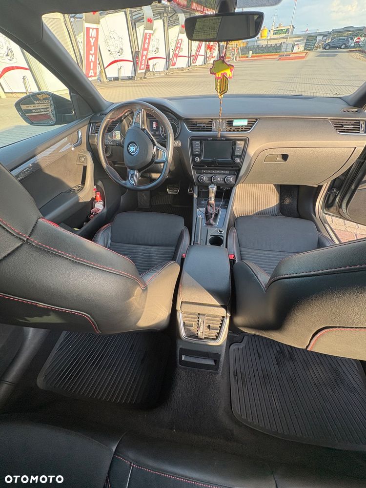 Skoda Octavia 2.0 TDI RS DSG - 11