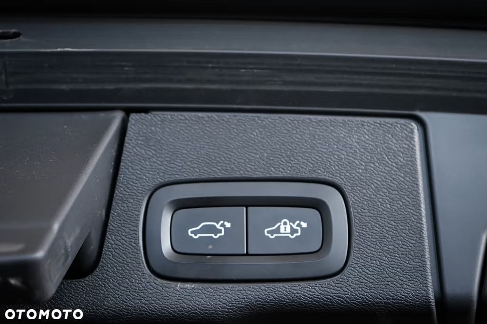 Volvo XC 60 T8 AWD Recharge Geartronic RDesign - 28