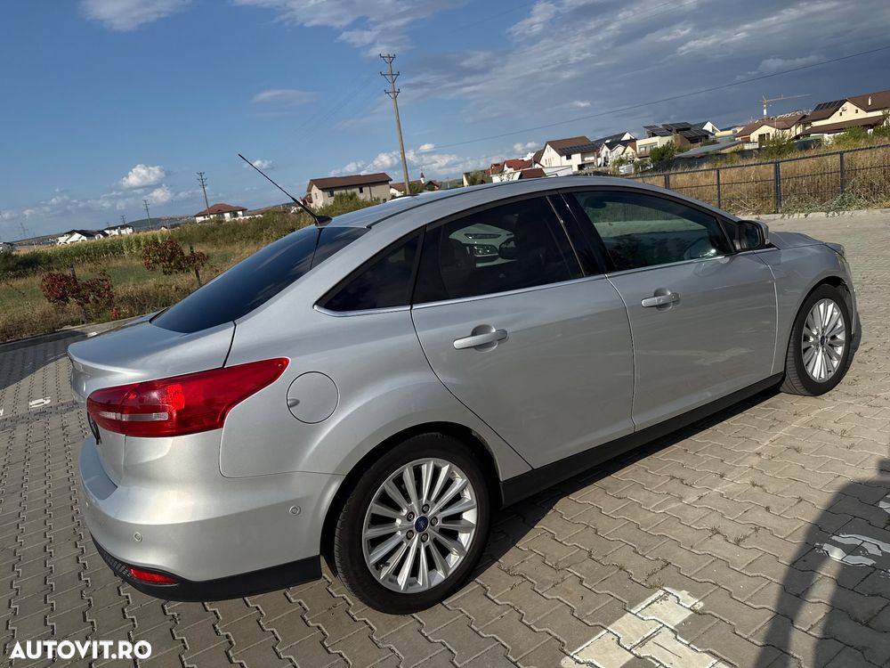 Ford Focus - 10