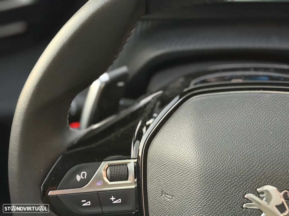 Peugeot 2008 1.2 PureTech Allure Pack EAT8 - 9