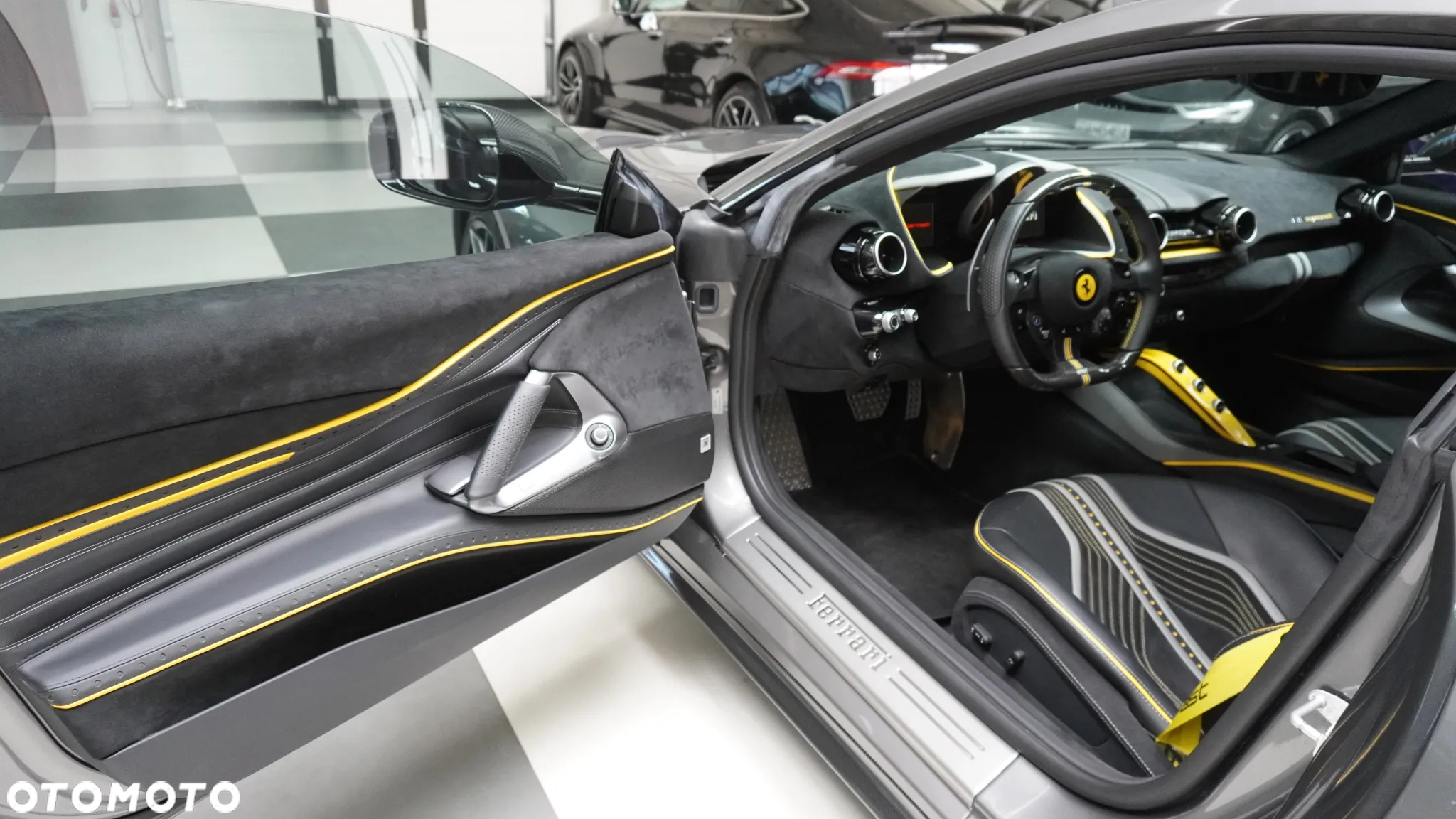 Ferrari 812 Superfast - 6