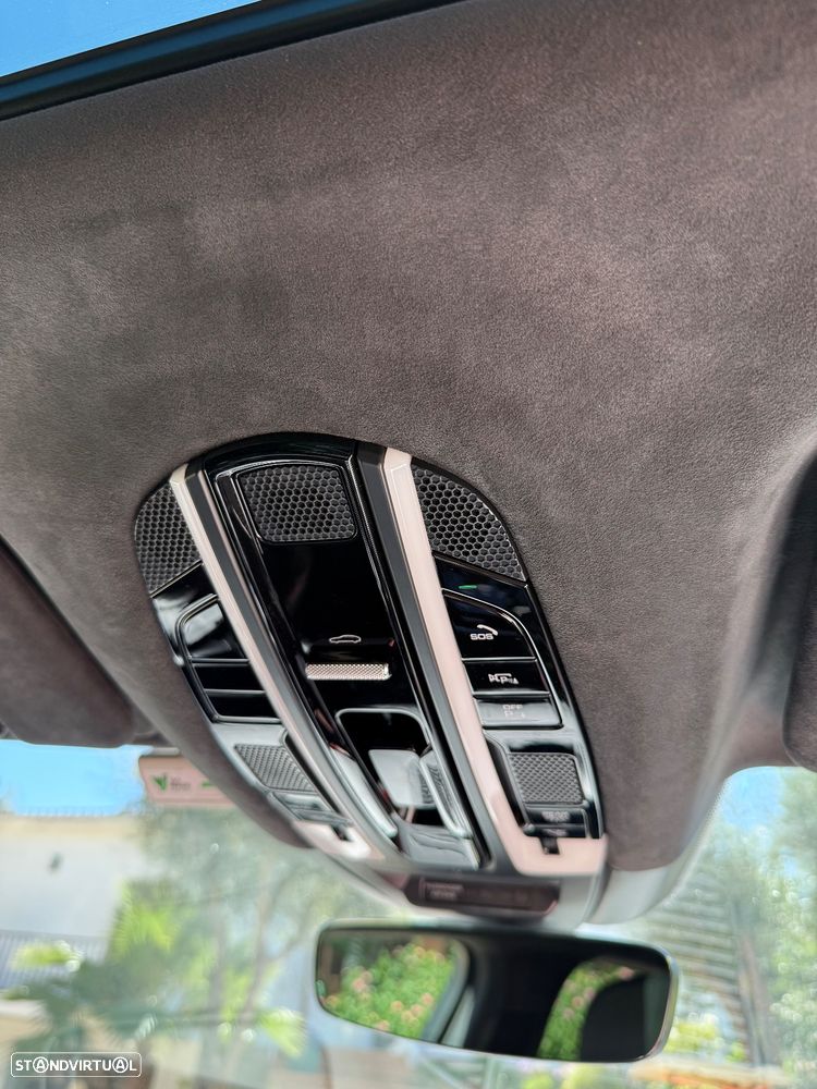 Porsche Cayenne Turbo - 11